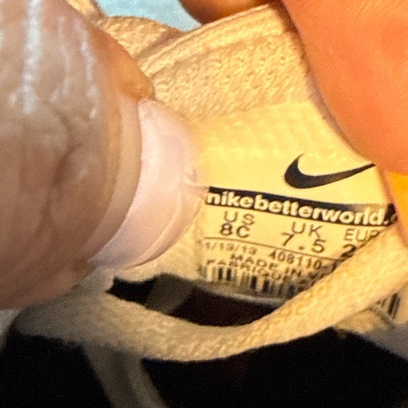 Nike Kids Red and White Sneakers - Picture 4 of 4